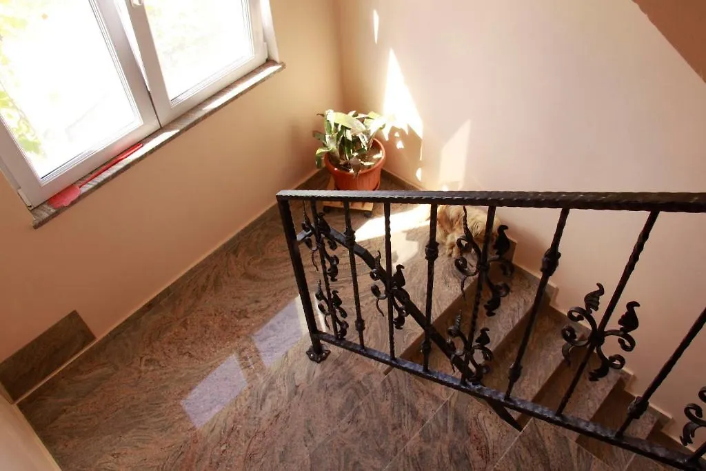Denis Rooms And Apartments Bibinje Guest house