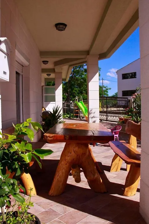 Denis Rooms And Apartments Bibinje