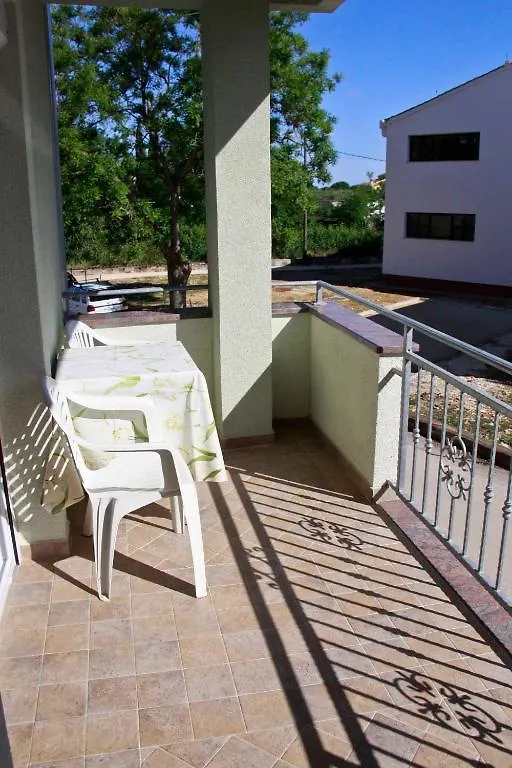 Denis Rooms And Apartments Bibinje