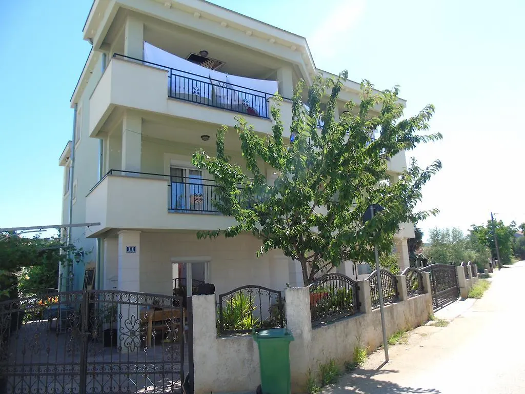 Denis Rooms And Apartments Bibinje