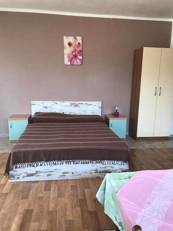 Denis Rooms And Apartments Bibinje Guest house