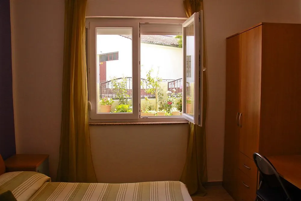 Denis Rooms And Apartments Bibinje Croatia