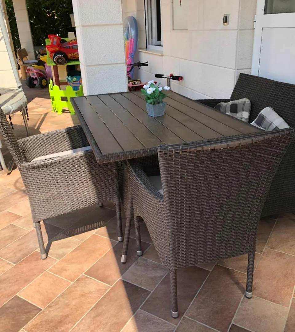 Guest house Denis Rooms And Apartments Bibinje