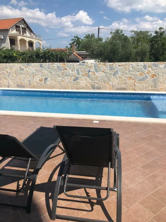 Denis Rooms And Apartments Bibinje 3*,  Croatia