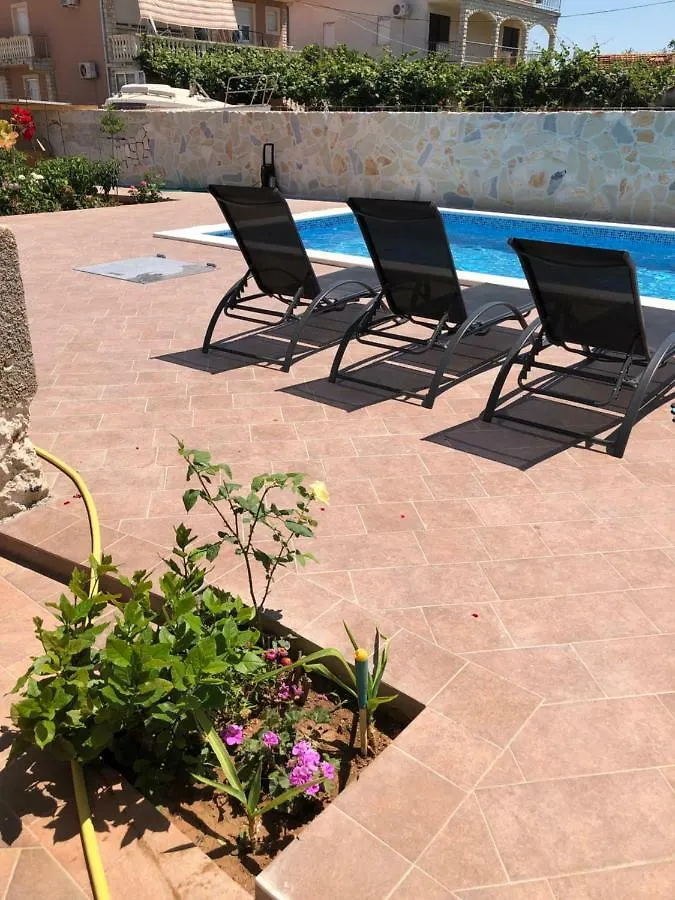 Guest house Denis Rooms And Apartments Bibinje